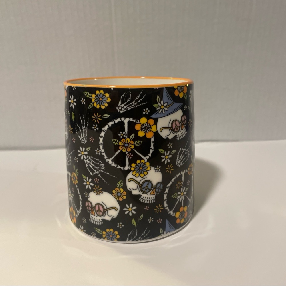 Bella 10 Strawberry Street Black Skull Halloween Coffee Tea Mug New - Picture 4 of 4
